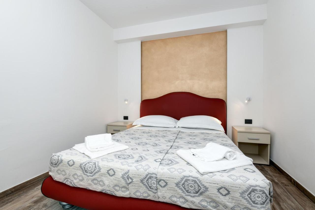 Borgo Ermanno Aparthotel Тиняле Екстериор снимка