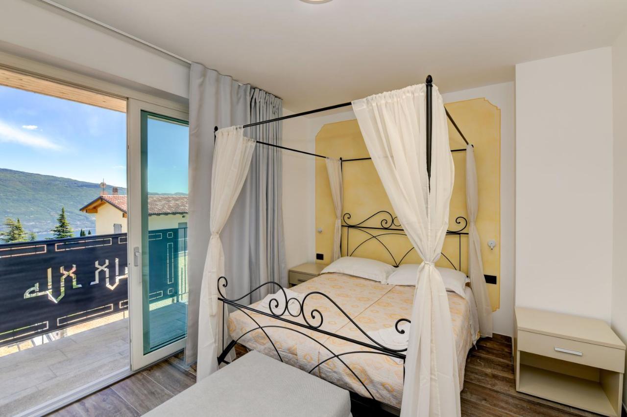 Borgo Ermanno Aparthotel Тиняле Екстериор снимка