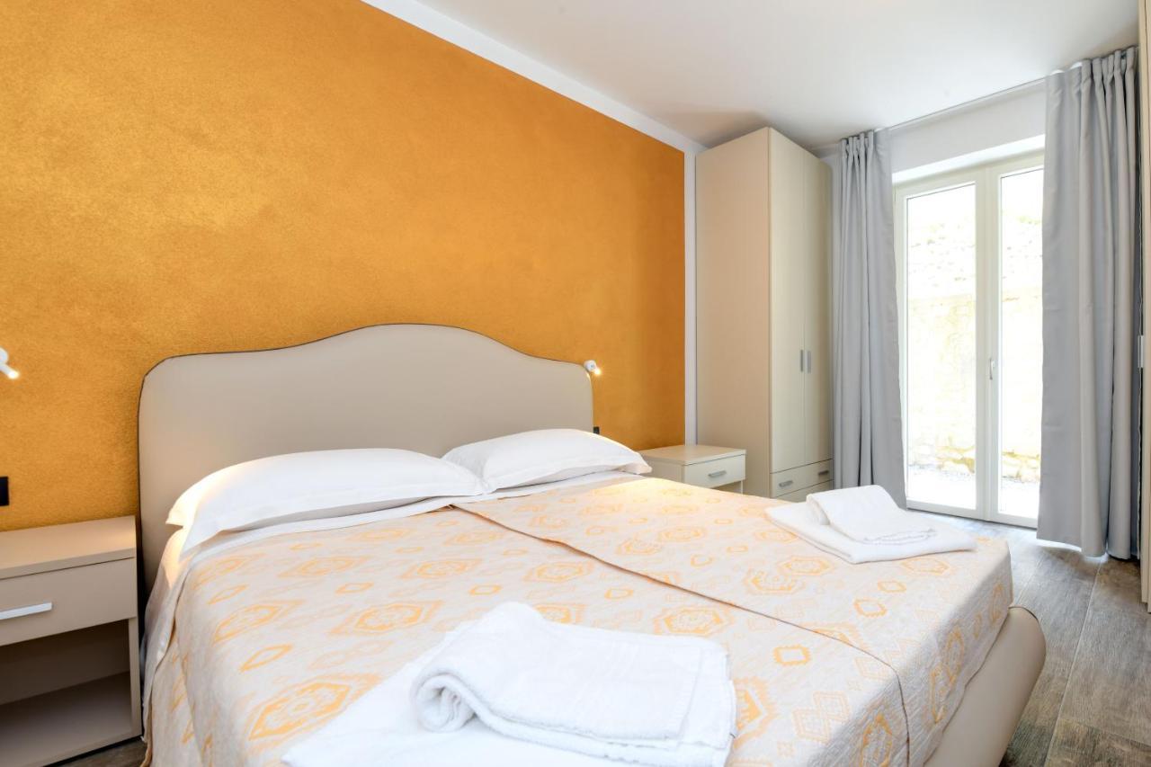 Borgo Ermanno Aparthotel Тиняле Екстериор снимка